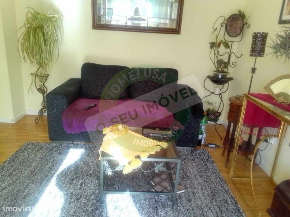 Apartamento T3+2 com jardim e estúdio independente..