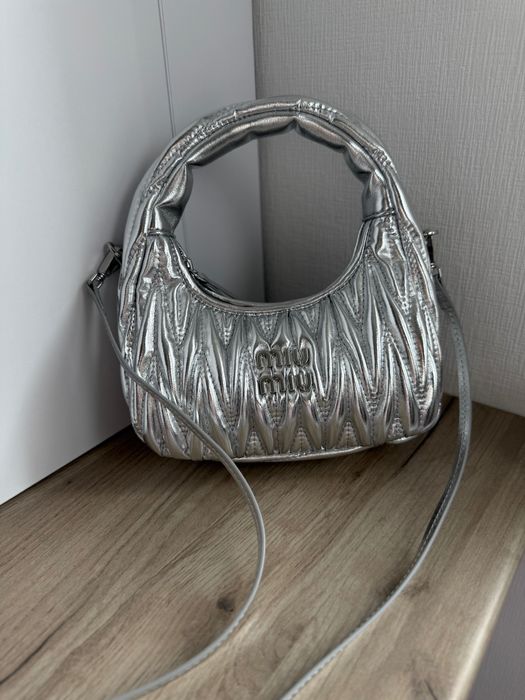 Сумка Miu Miu Wander Matelasse Mini Hobo Silver