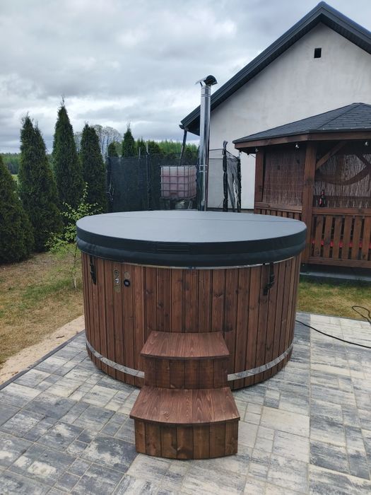 Balia ogrodowa z hydromasażem