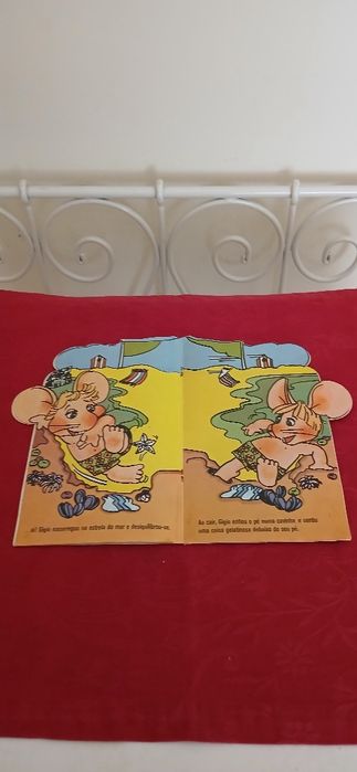 Topo Gigio na praia, antigo