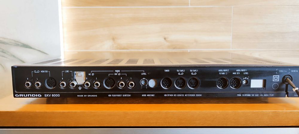 Przedwzmacniacz GRUNDIG SXV-6000 Rarytas w Pięknym Stanie