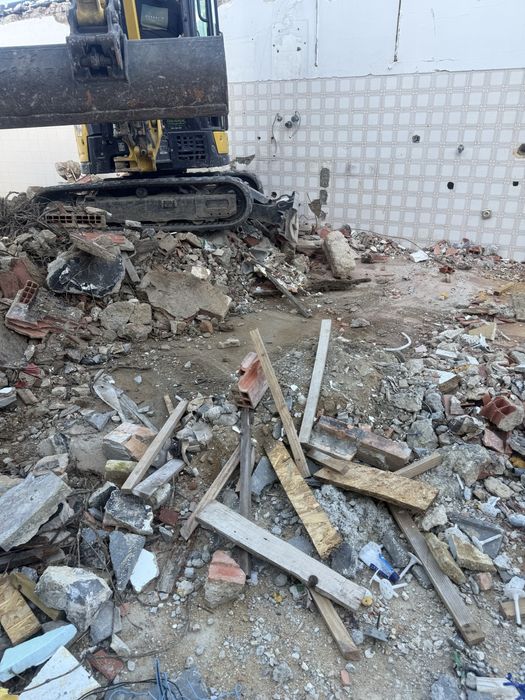 RECOLHA DE ENTULHOS *Chama Cavalcanti O Demolidor*