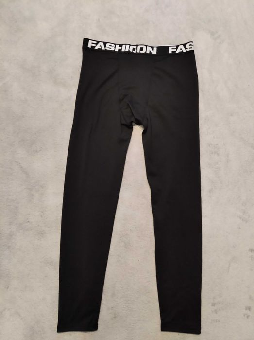 Nowy komplet męskiej bielizny termicznej w rozmiarze XL.