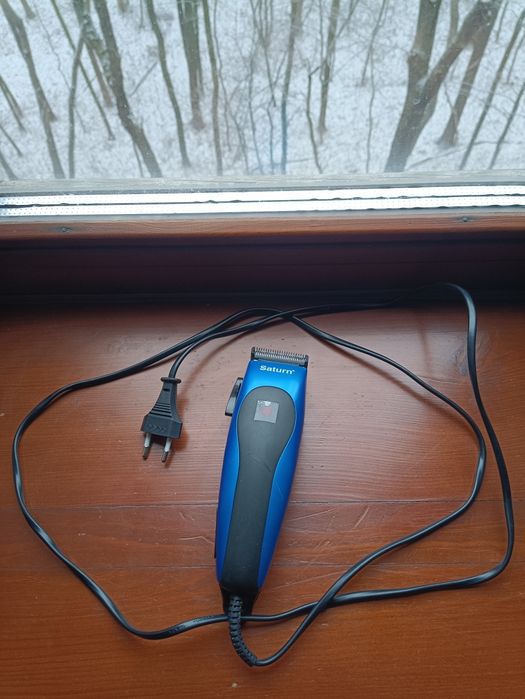 Продам машинку для стрижки SATURH-HC7382