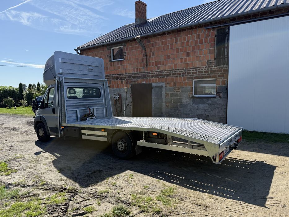 Renault Master zabudowa autolaweta najazd pomoc drogowa transport