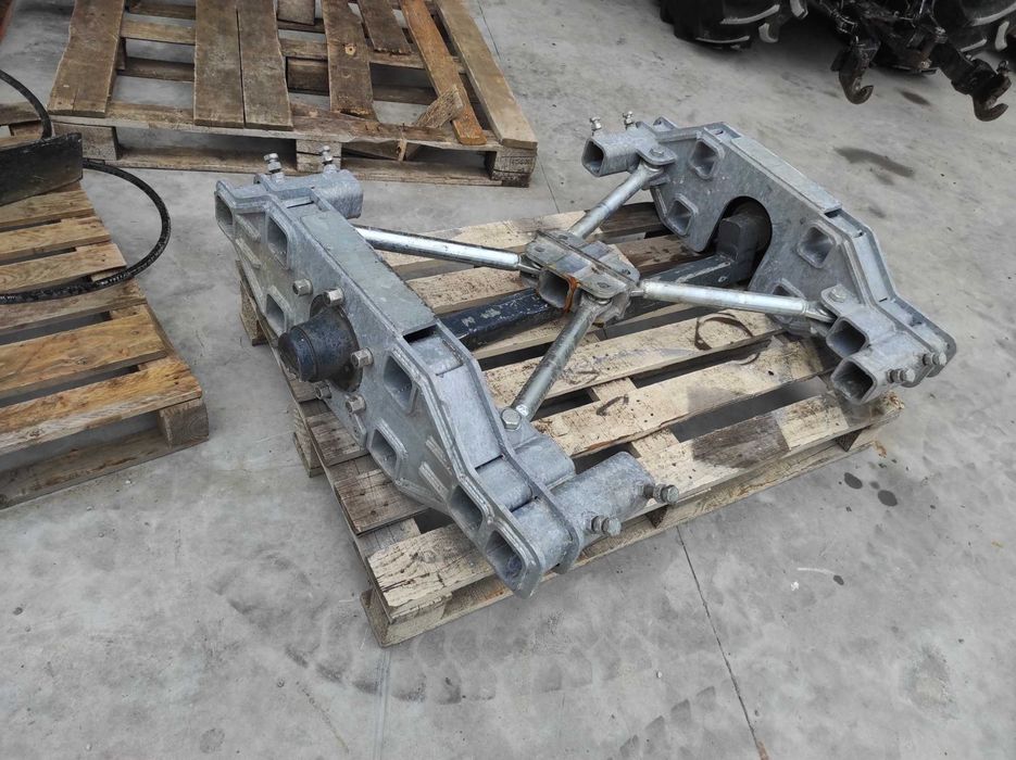 Zawieszenie tandem os przyczepy platformy opryskiwacza