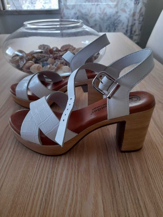 Sandálias/Sapatos Calçado Guimarães, tamanho 37, como novas