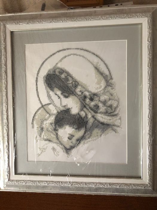 Продаётся картина вышита бисером