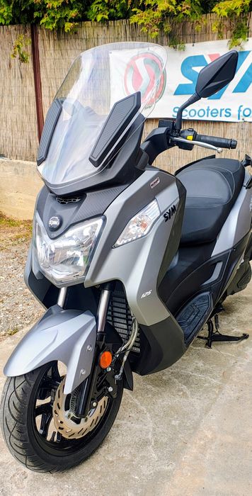 SYM Joymax Z 125i. (Cruisym GTS ADX)