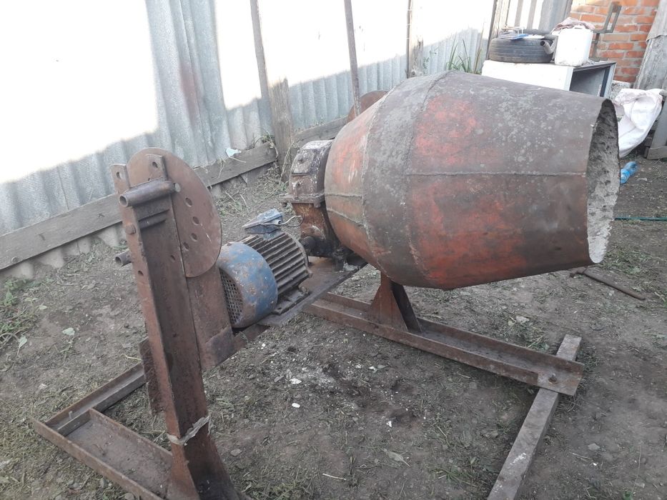 Продам редукторную бетономешалку