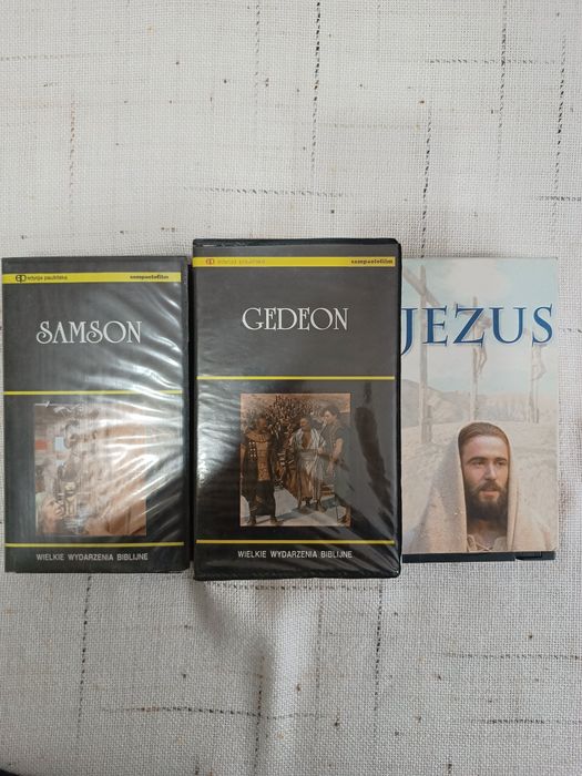Trzy filmy na kasetach Video tematyka religijna