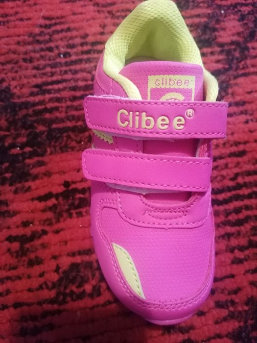 Продам кросівки для дівчинки