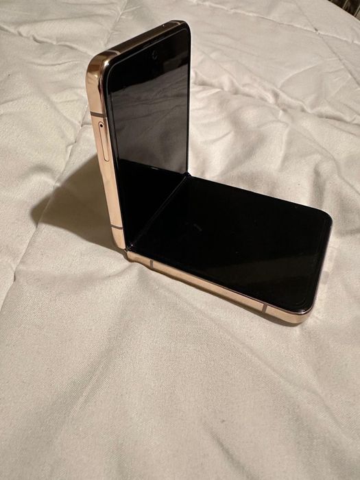 Samsung Z Flip 4 p/peças