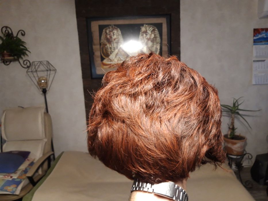 Peruka z włosów sztucznych