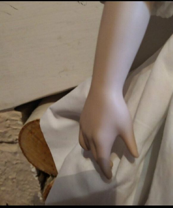 Фарфоровая кукла