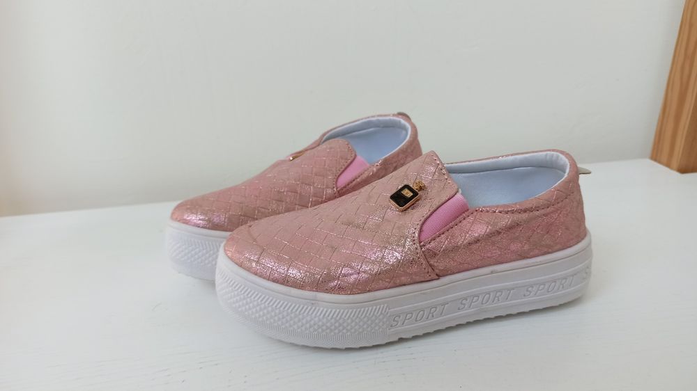 Мокасіни на танкетці, сліпони, кеди на високій підошві 20  см