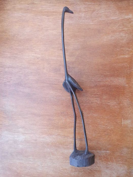 Estatueta de um pássaro