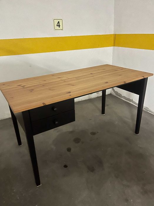 Mesa Escritório com Gavetas