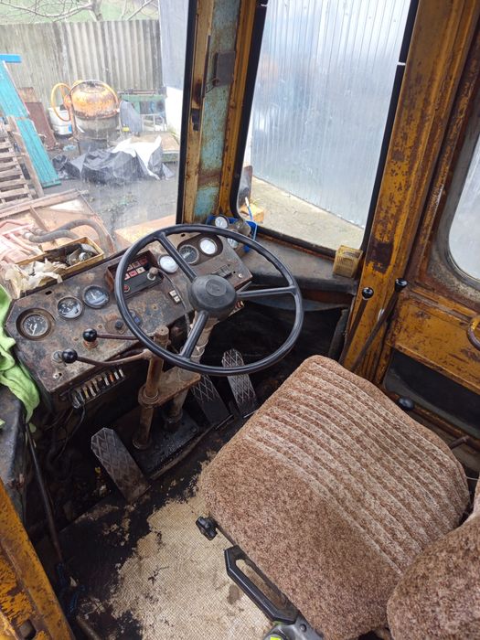 Продам фронтальний погрущик амкадор