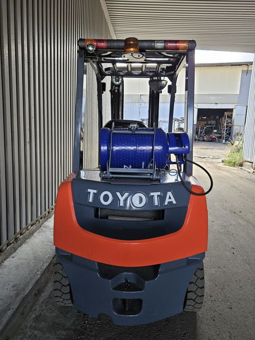Навантажувач Toyota 2,5 т газ. Вилочный погрузчик Тойота газ 2,5 т