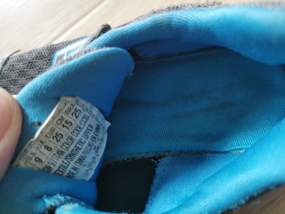 Oddam buty, r. 25/26