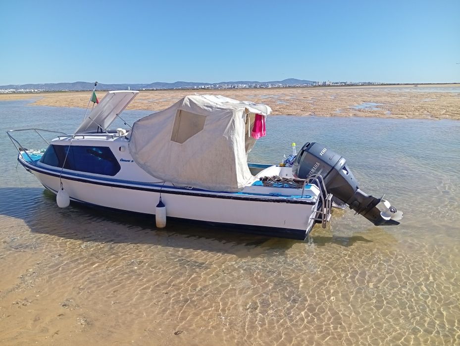 Venda de barco de recreio