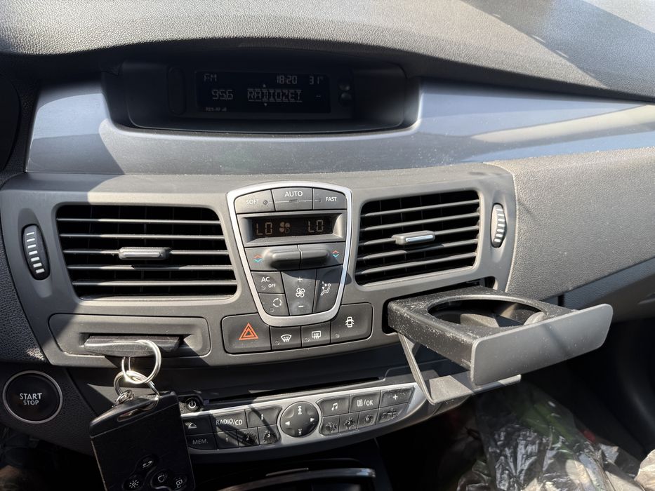 Laguna 2.0 benzyna 140 koni 6 biegow Tempomat Isofix Renault ZAMIANA