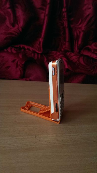 Sony Ericsson W200i из музыкальной линейки Walkman