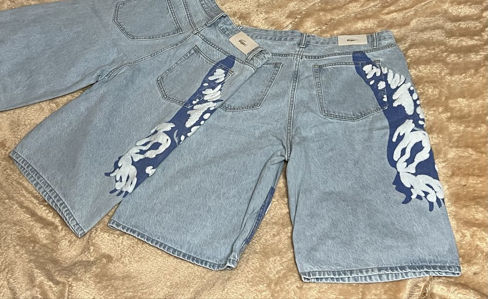 Шорти Lacoste