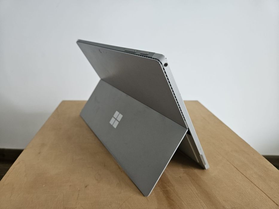 Microsoft Surface PRO 4 i7, 16Gb, 256Gb laptop / tablet sprawny z wadą dotyku