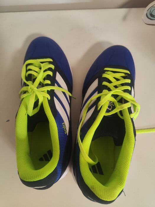 Tênis futsal adidas 42