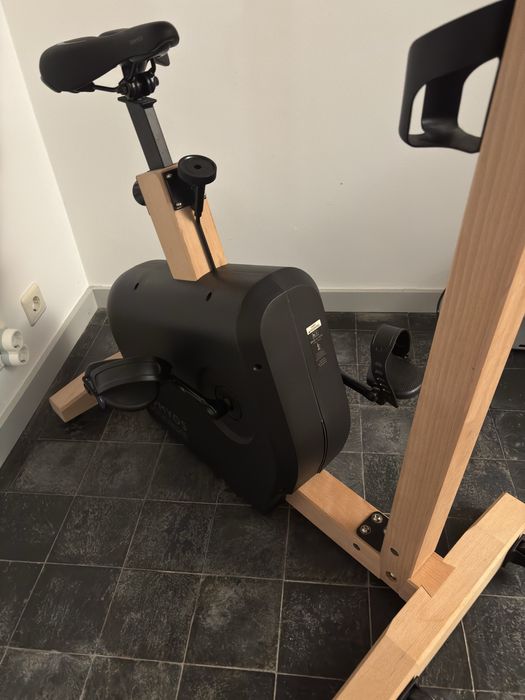 Bicicleta em madeira de faia.