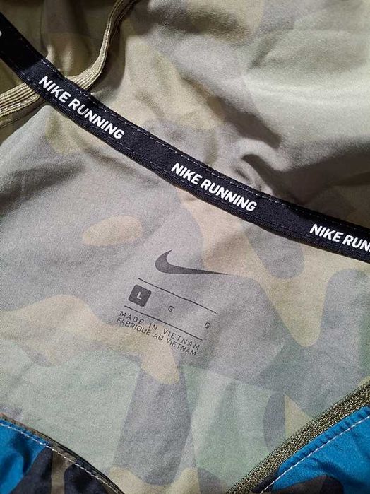 Nike Essentialis Camo Dubai Windrunner Kurtka męska do biegania L