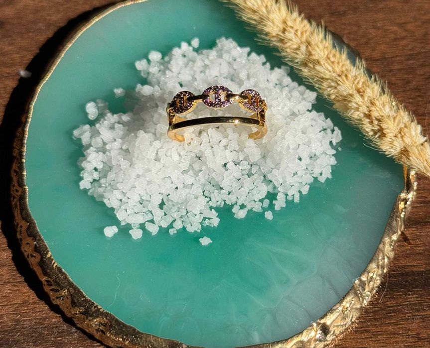 Brilho de Poder – Anel Ajustável em Cobre com Zircónia