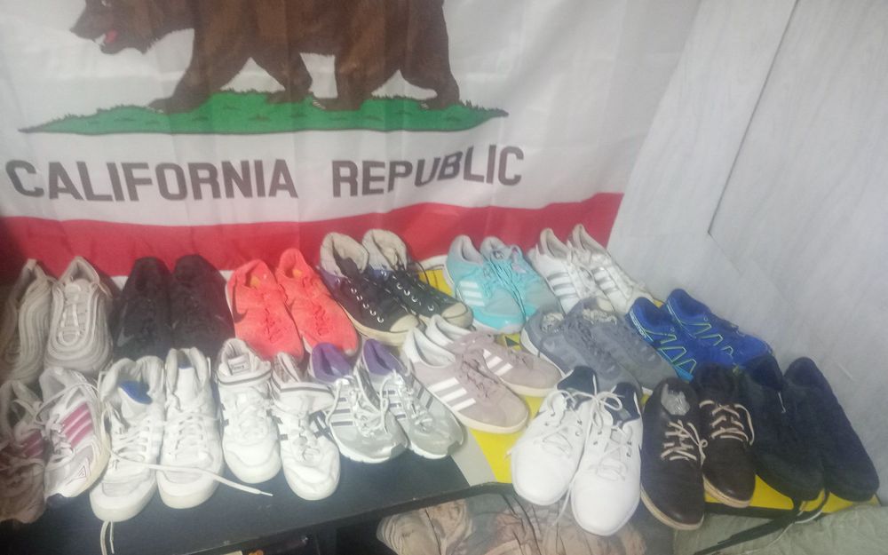 лот кросовок  __