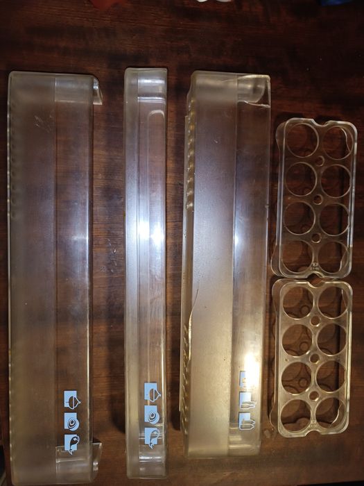 Полки боковые и формы для яиц в холодильник Самсунг