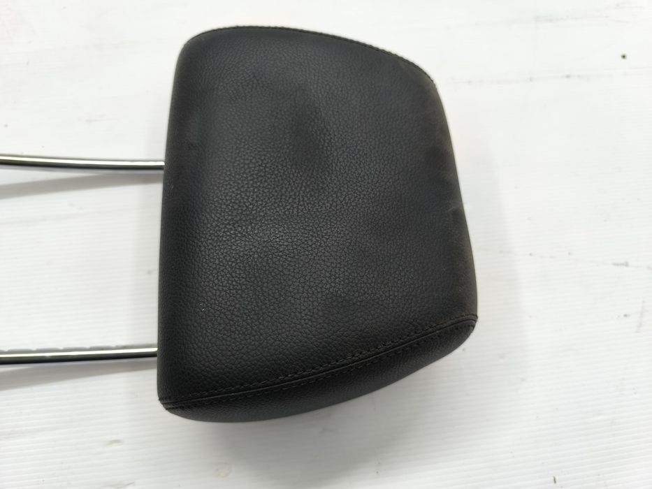 Zagłowek lewy przód e-klasa w212