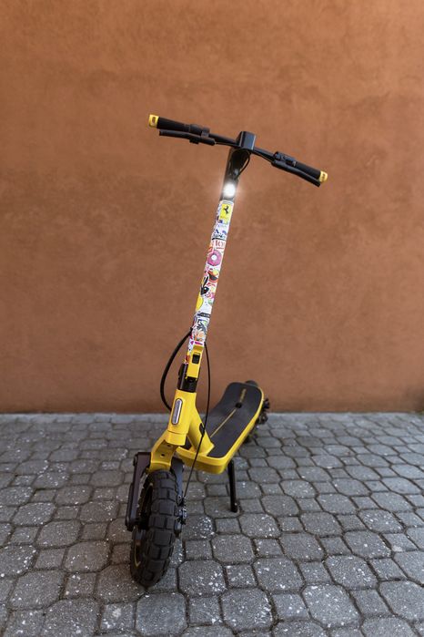 Trotinete Xiaomi Mi Scooter 6 Ultra Amarela