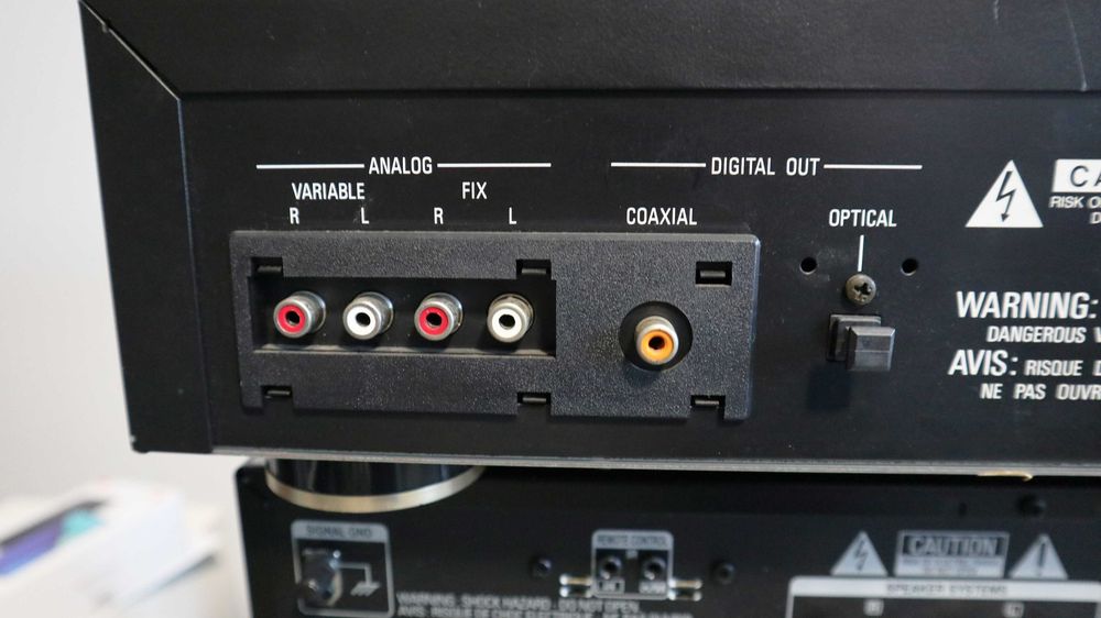 Стойка  Усилитель Denon PMA-720AE на полевых транзисторах Toshiba   Cd проигрыватель DENON DCD 1290 Burr Brown ЦАП 2 x PCM61 пульт паспорт чеки
