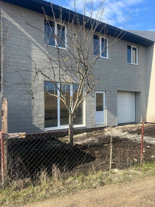 Продаж такнхаусу с. Підгороднє