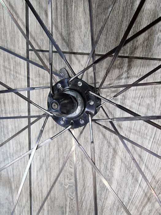 Koło do roweru przednie 28 cali Shimano HB-RM40