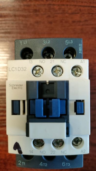 Stycznik Szneider LC1 D32