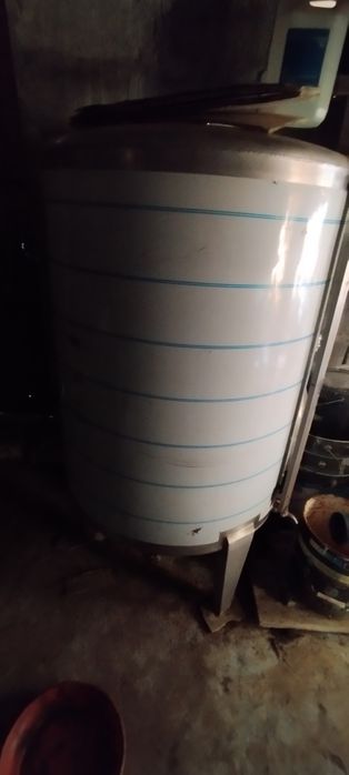 2 Cubas de inox de 550 Litros