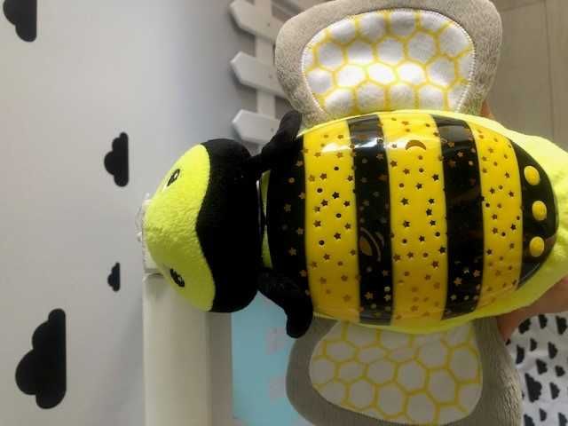 Projektor lampka pszczoła