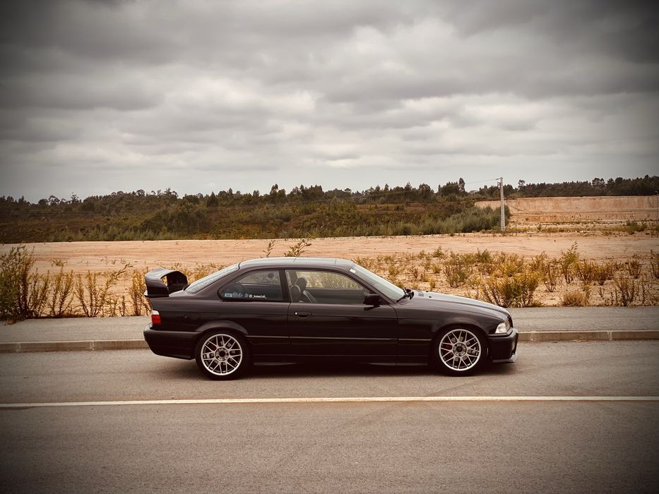 Bmw 318is coupe.