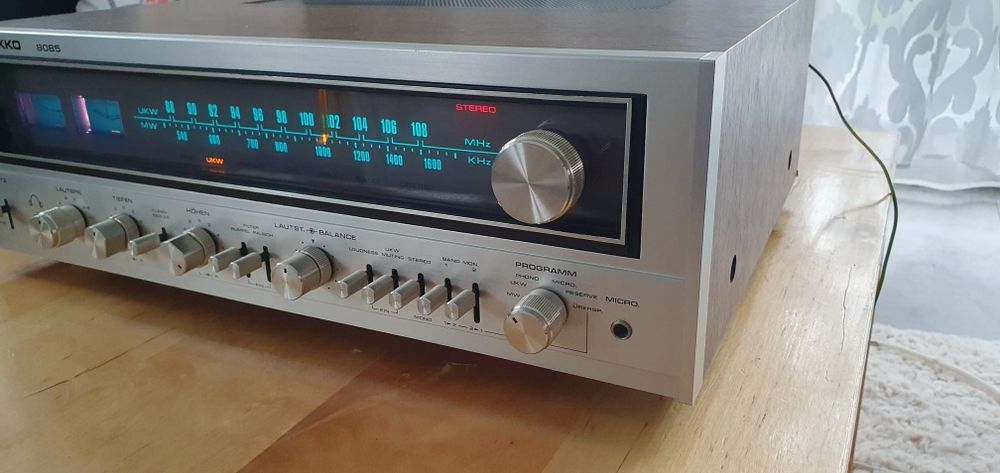 Amplituner Nikko 8085