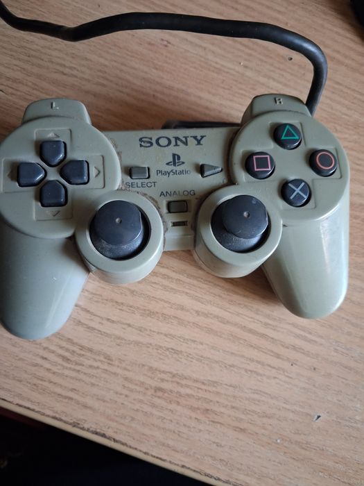 Продам джойстики недорого.