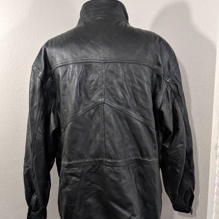 Нова добротна чоловіча шкіряна куртка