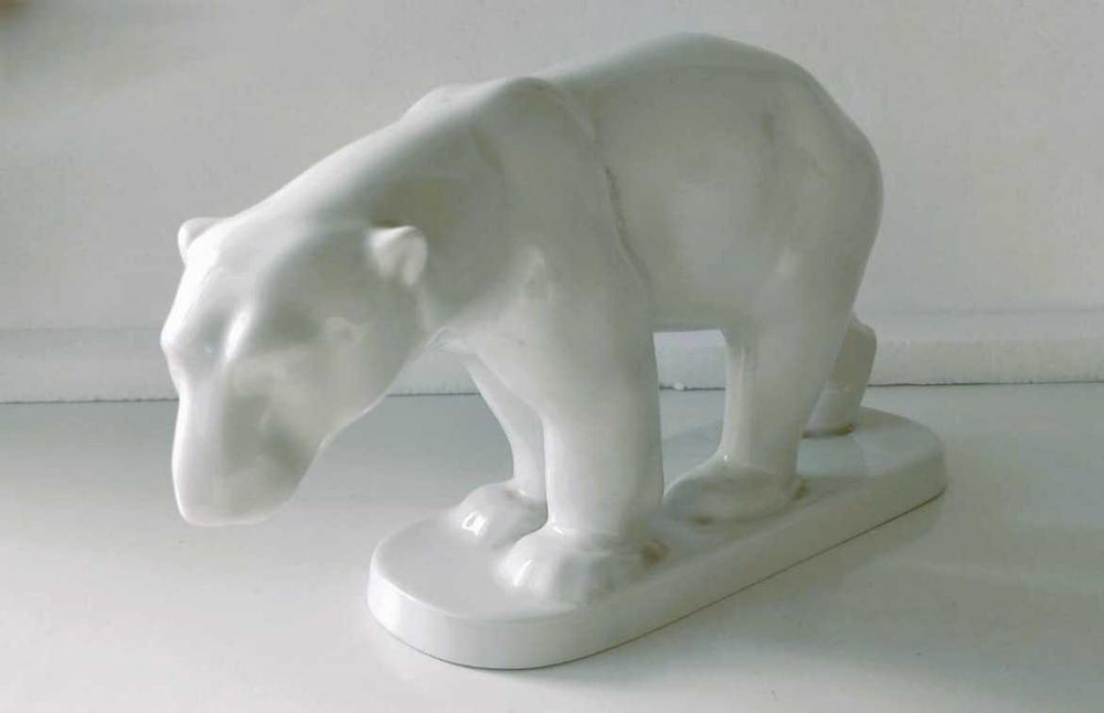 Esplendorosa Escultura de Urso, KPM Berlin, marcada, Blanc de Chine