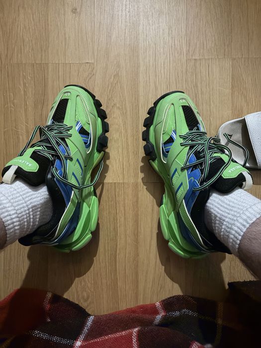 Balenciaga track 1